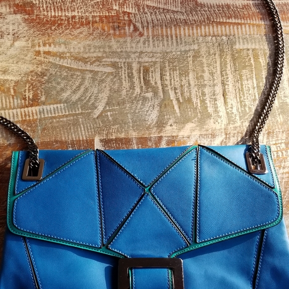 Blue/Green Purse with chain strap - Picture 7 of 9
